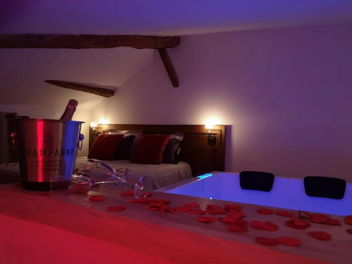 Appartement Escapade Veyloise-Nuit romantique-Spa-Champagne Pont-de-Veyle