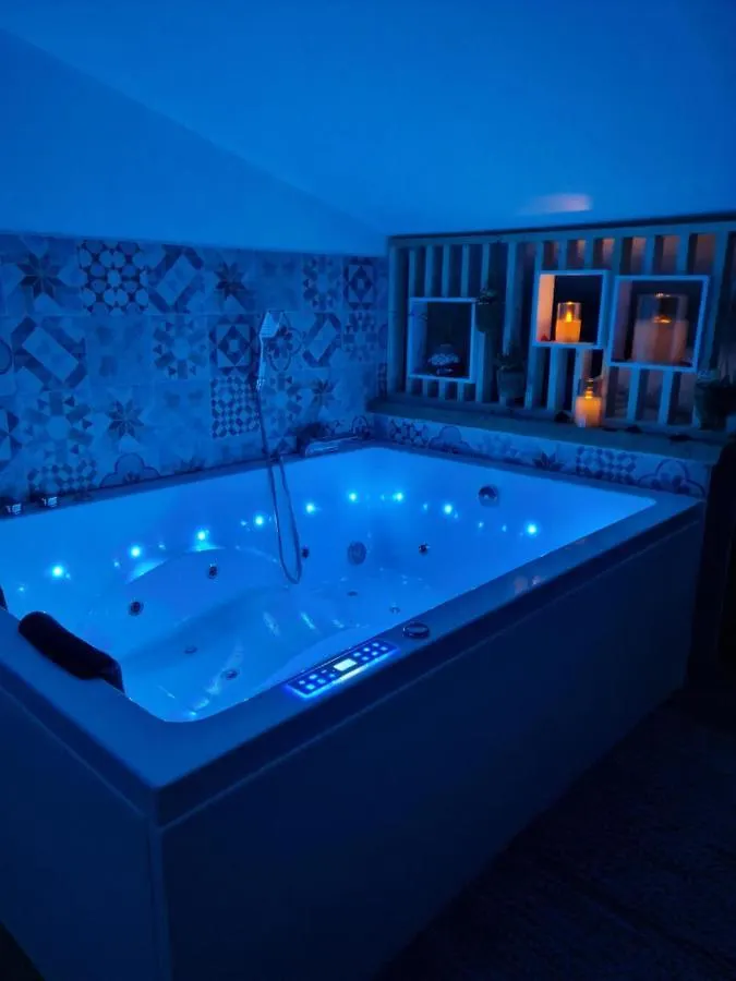 Escapade Veyloise-Nuit romantique-Spa-Champagne Pont-de-Veyle