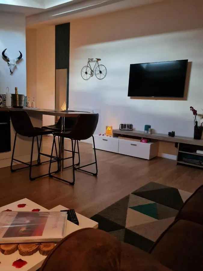 Escapadeveyloise-Nuit Romantique-Spa-Cine-Champagne Pont-de-Veyle France